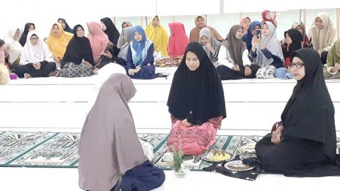 Perempuan Prancis Ini Masuk Islam Di Lhoknga Aksi Id Perempuan Prancis Ini Masuk Islam Di Lhoknga Aksi Id