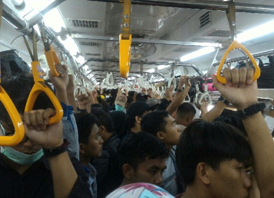 Ayo Tingkatkan Toleransi di KRL