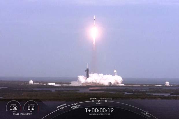 Roket Falcon 9 SpaceX Meledak di Atas Samudera Atlantik