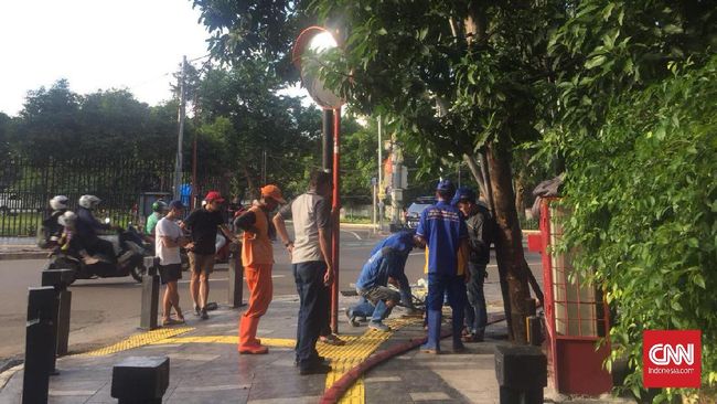 Ketua DPRD Tuding Proyek Trotoar Anies Picu Banjir Hingga ke RSCM