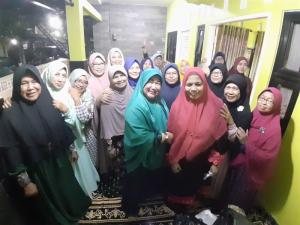 Di Pengajian Majelis Taklim Alfatah, Ibu-Ibu Doakan Rakyat Indonesia Bebas Corona