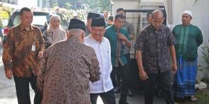 Ketua Umum DMI Jusuf Kalla: Tekan Penyebaran Virus Corona,  Jemaah Supaya Bawa Sajadah Sendiri ke Masjid