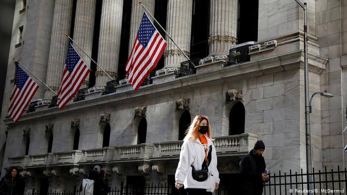 New York Lockdown Mulai Besok untuk Tekan Virus Corona