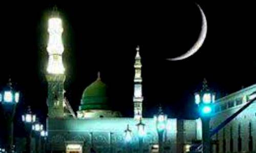 Indahnya Penampakan Bulan Sabit Syaban di Langit Masjid Nabawi