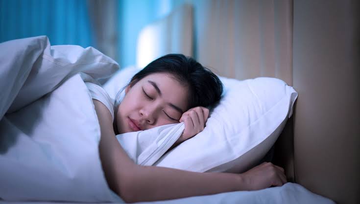 Tips Tidur Nyenyak Meski Dibayangi Kecemasan Virus Corona
