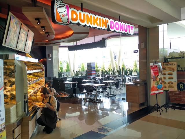 Imbas Corona, Dunkin` Donuts Tak Bayar THR dan Potong Gaji Pegawai