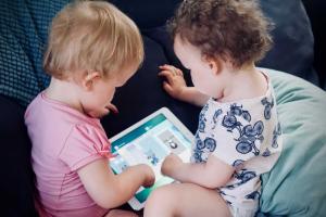 80 Persen Anak Australia Dibawah Empat Tahun Sudah Main Internet, Tapi Seberapa Aman?
