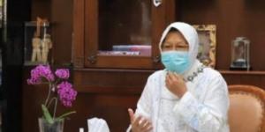 Sujud dan Menangis di Hadapan Dokter, Risma Minta Jangan Disalahkan Terus