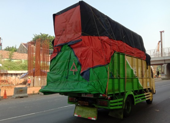 Truk ODOL di Tol Cikampek 29 Juni 2020