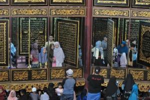 Wisata Religi Al Quran Raksasa di Palembang kembali Dibuka