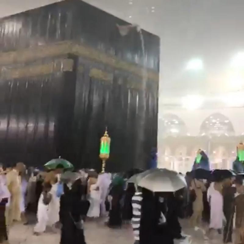 Hujan Lebat Guyur Masjidil Haram