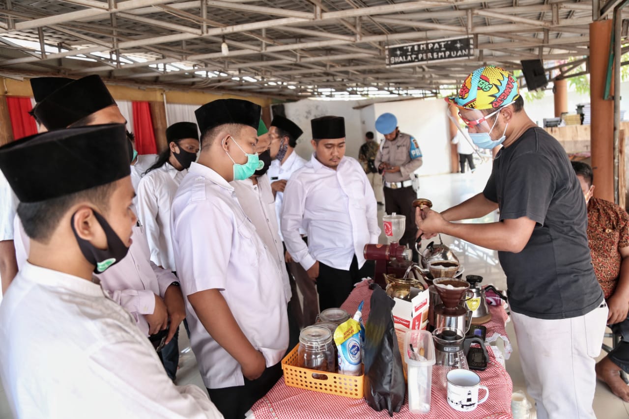Syaikhu Hadirkan Barista dalam Sosialisasi 4 Pilar MPR di Pesantren Annihayah, Karawang