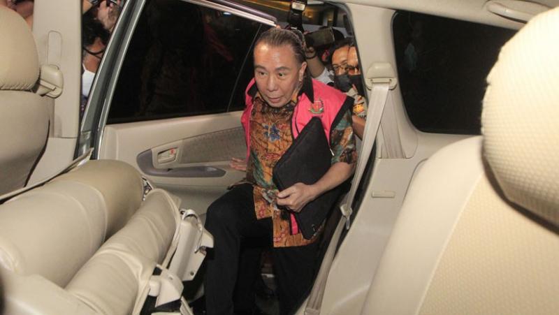 Diperiksa, Djoko Tjandra Masuk Gedung Bundar Kejagung Sembari Tutupi Wajah