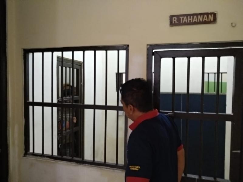 Polisi Tahan 3 Tersangka Kasus Pengguntingan Merah Putih Viral di FB  