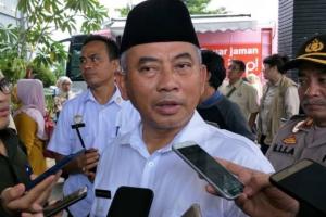 Pasien Covid-19 Pertama Tiba di RS Darurat Stadion Bekasi