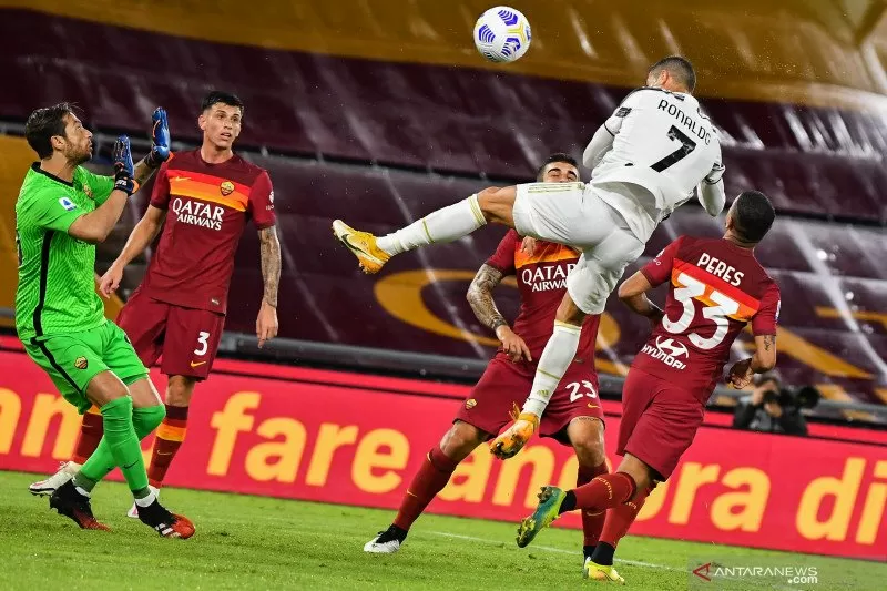 2 Gol Ronaldo Hindarkan Juventus dari Kekalahan di Roma