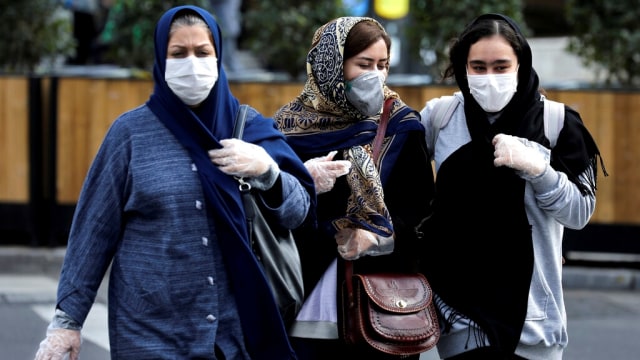 Hadapi Gelombang Ketiga Covid-19, Iran Perluas Aturan Wajib Penggunaan Masker