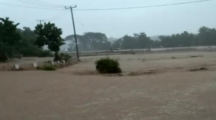 1.000 Orang Mengungsi Akibat Banjir Bandang di Garut Selatan