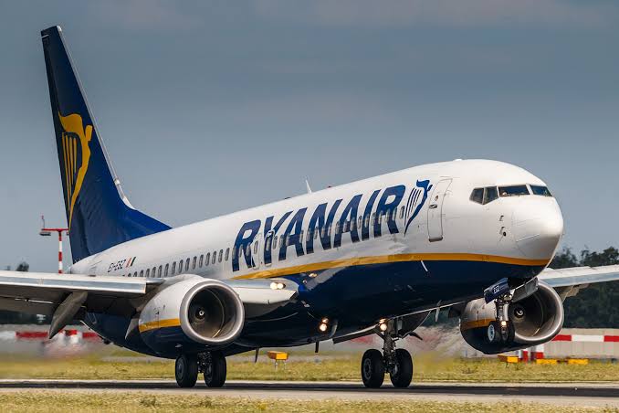 Pesawat Ryanair Mendarat Darurat Gegara Ada Perkelahian Brutal di Kabin
