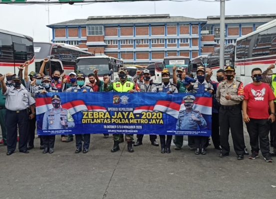 Satlantas Polres Metro Bekasi Sosialisasi Operasi Zebra 2020 ke Sopir Bus hingga Ojek Pangkalan
