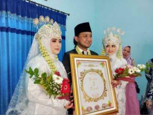 Bikin Heboh, Pria Asal Madura Ini Nikahi 2 Wanita Sekaligus