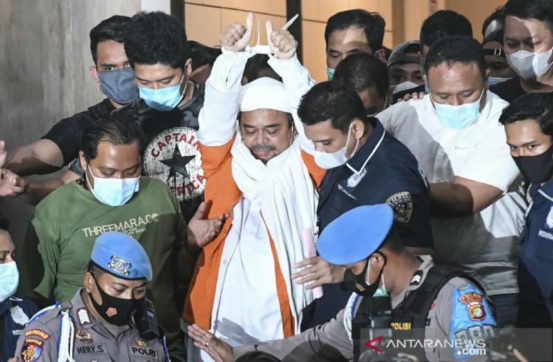 Imam Besar FPI, Habib Rizieq Shihab Resmi Ditahan Penyidik Polda Metro Jaya