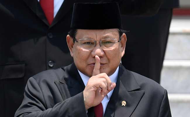 Survei Capres: Prabowo Ditempel Ganjar, Selisih 0,4 Persen   