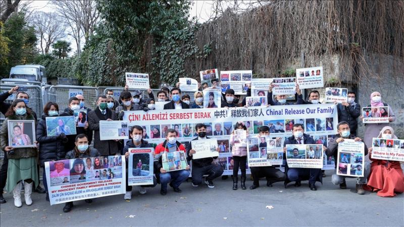 Warga Uighur di Turki Gelar Protes di Depan Konsulat China