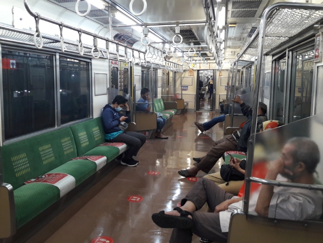 Jumat Malam, Banyak Kursi Kosong di KRL dari JakartaKota ke Bekasi