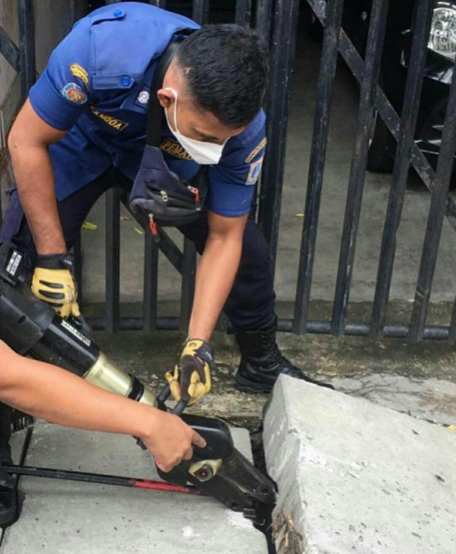 Luar Biasa Dedikasi Damkar DKI Jakarta Bantu Warga