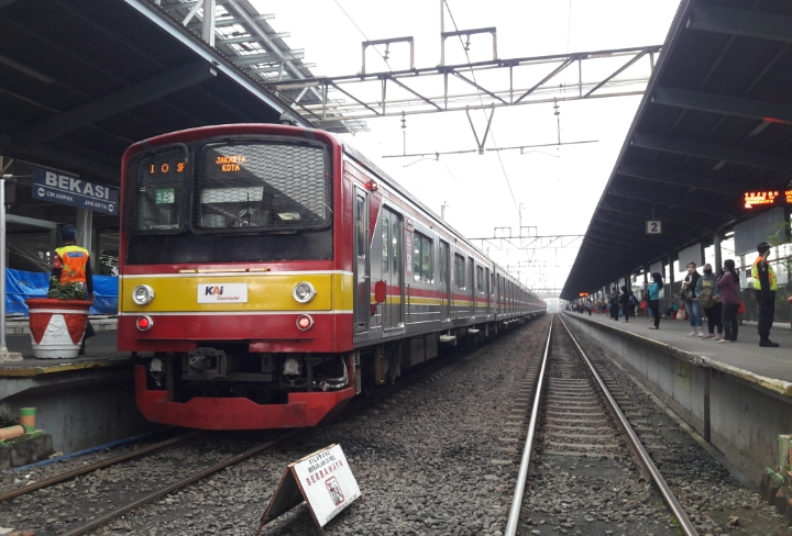 Penumpang KRL dari Bekasi Bisa Jaga Jarak