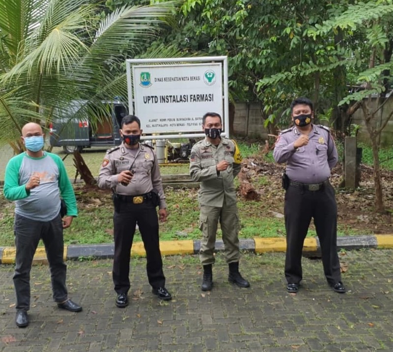 Belasan Ribu Vaksin Covid-19 Dijaga Polsek Bantar Gebang di Gudang Obat Pemkot Bekasi
