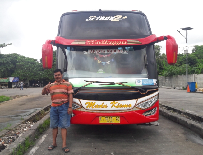 Penumpang Sepi, Pengemudi Bus Madu Kismo ini Sering Nginap di Terminal Pulo Gebang: Uang Habis buat Makan dan Ngopi