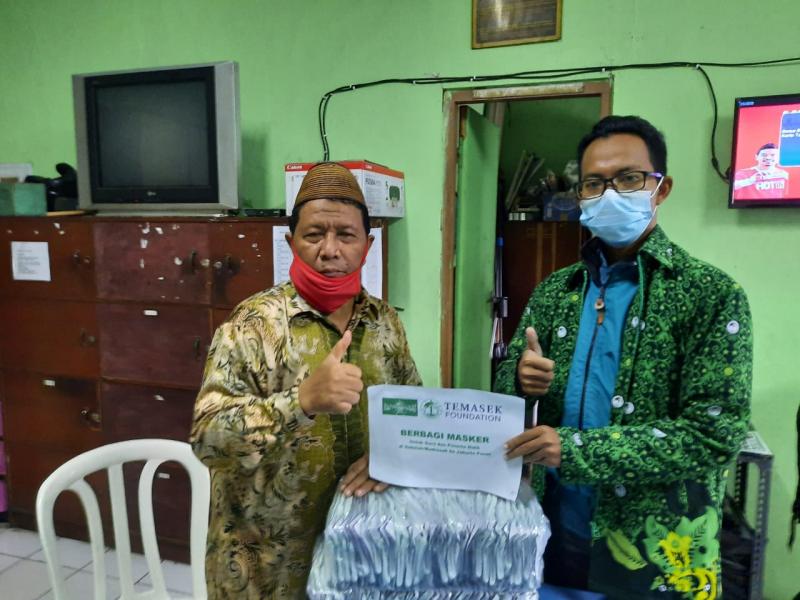 PC Pergunu Jakpus Bagikan Masker Kepada Guru dan Peserta Didik Sekolah Madrasah
