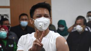 Disuntik Vaksin Covid-19, Ariel Noah: Cuma Pegal di Pundak