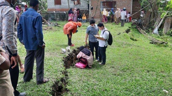 Belasan Rumah Rusak Akibat Tanah Bergerak di Aceh Besar