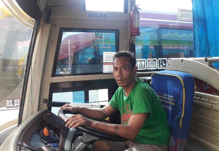 Sopir Bus Sari Indah Nginap di Terminal Pulo Gebang: Di Sini Kerajaan Nyamuk