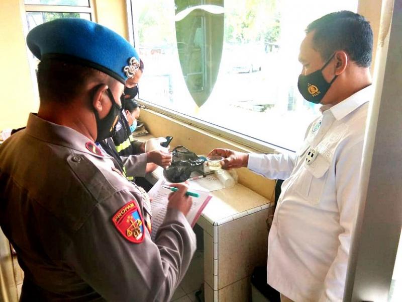 Kapolres Indramayu Pimpin Tes Urine Anggota