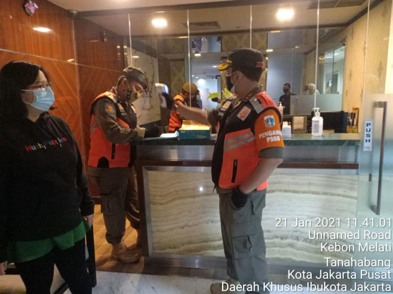 Langgar Protokol Kesehatan, Satu Tempat Usaha di Gedung UOB Diberi Sanksi