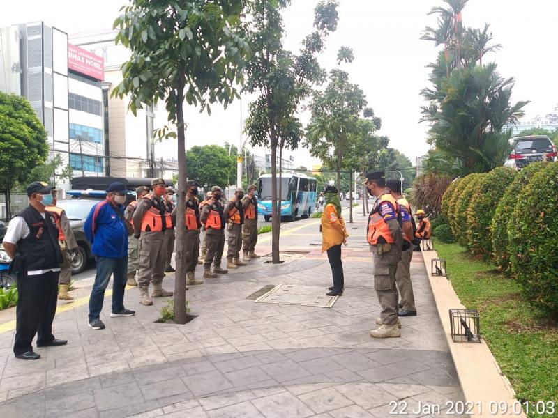 Lurah Kampung Bali Tinjau Penerapan Prokes ke Sejumlah Tempat Usaha di Jalan Fachruddin