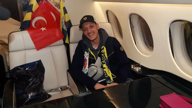 Arsenal Resmi Lepas Mesut Ozil ke Fenerbahce Turki