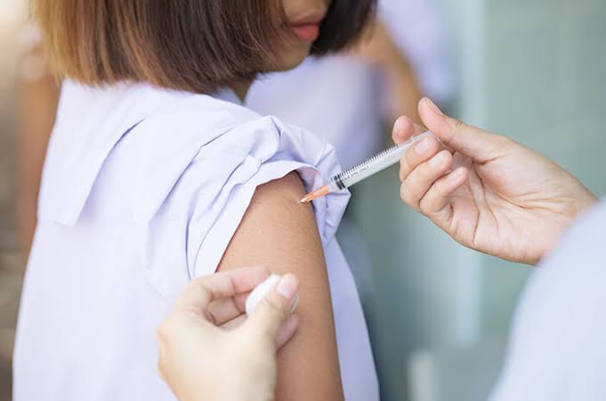 3.300 Tenaga Kesehatan di Jabar Ikut Vaksinasi Covid-19