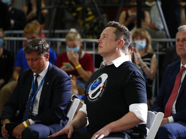 Elon Musk Akan Uji Coba Tanam Chip di Otak Manusia Tahun Ini