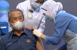 PM Muhyiddin Yassin Jadi Orang Pertama Disuntik Vaksin Corona di Malaysia