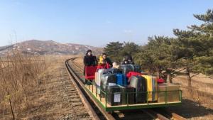 Perbatasan Korea Utara Ditutup Selama Pandemi, Diplomat Rusia Dorong Troli Sejauh Satu Kilometer untuk Tinggalkan Korut