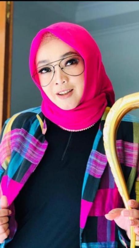 Presenter Rina Gunawan Tinggalkan 2 Anak Masih Kecil