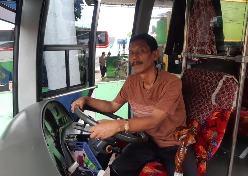 Kendarai Bus Primajasa Bekasi-Bandung Sopir ini Harus Menginap di Terminal Bekasi
