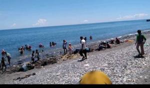 Emas Bermunculan di Pesisir Pantai Maluku Tengah, Ramai Diburu Warga Setempat