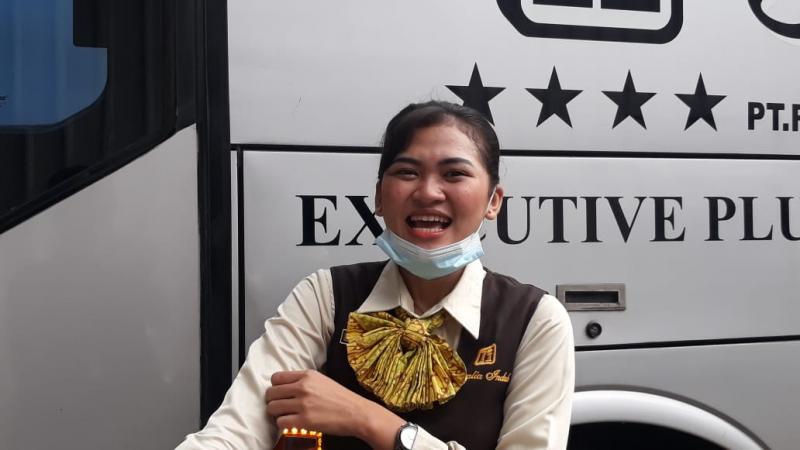 Mira Dara Cantik Lulusan SMAN 2 Brebes jadi Pramugari Bus Rosalia Indah: Ingin Keliling Indonesia
