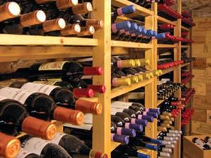 China Kenakan Bea Impor 218% ke Wine Australia